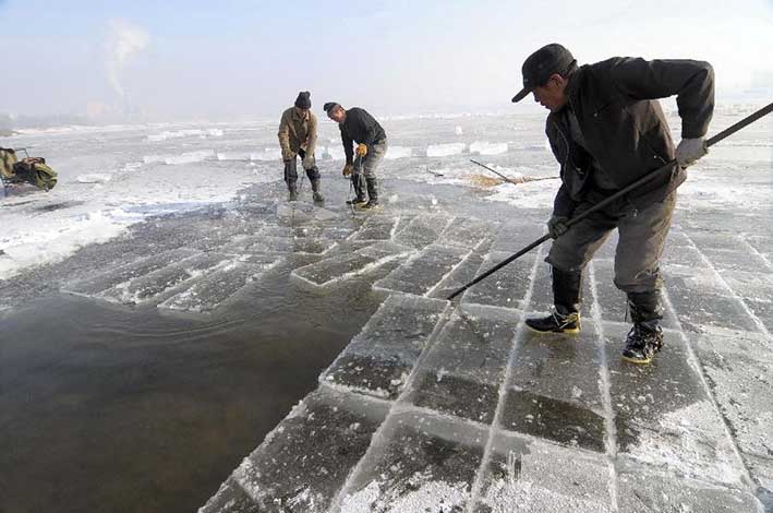 哈(hā)爾濱冬季采冰(bing) 采冰工具